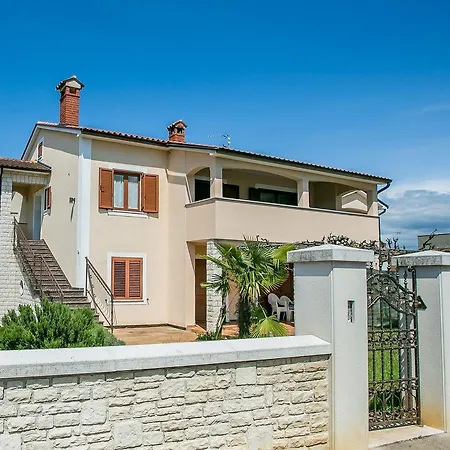 Stanko Guest house 3*